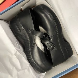 Womens size 40 EU 9 US Dansko Classic Mary Jane Clogs Black Leather